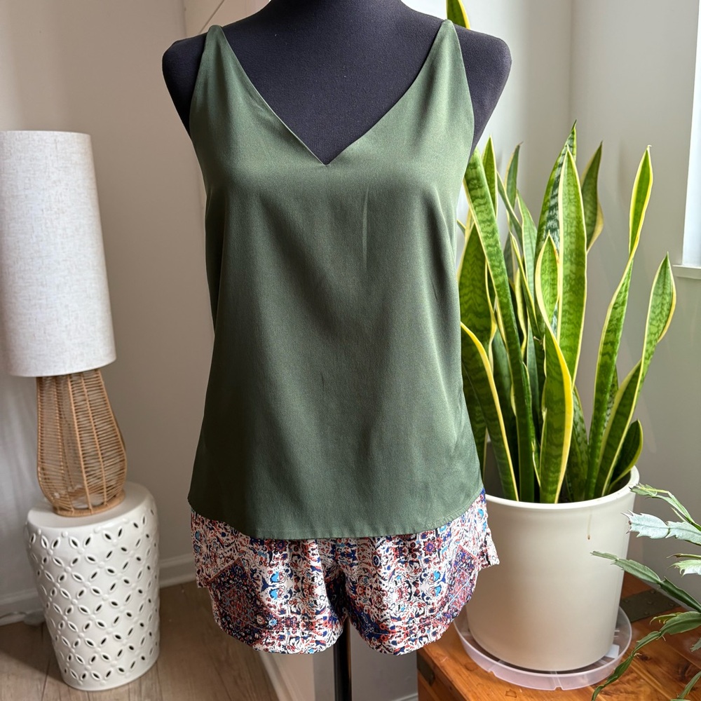 EUC Banana Republic satiny cami- sz xs